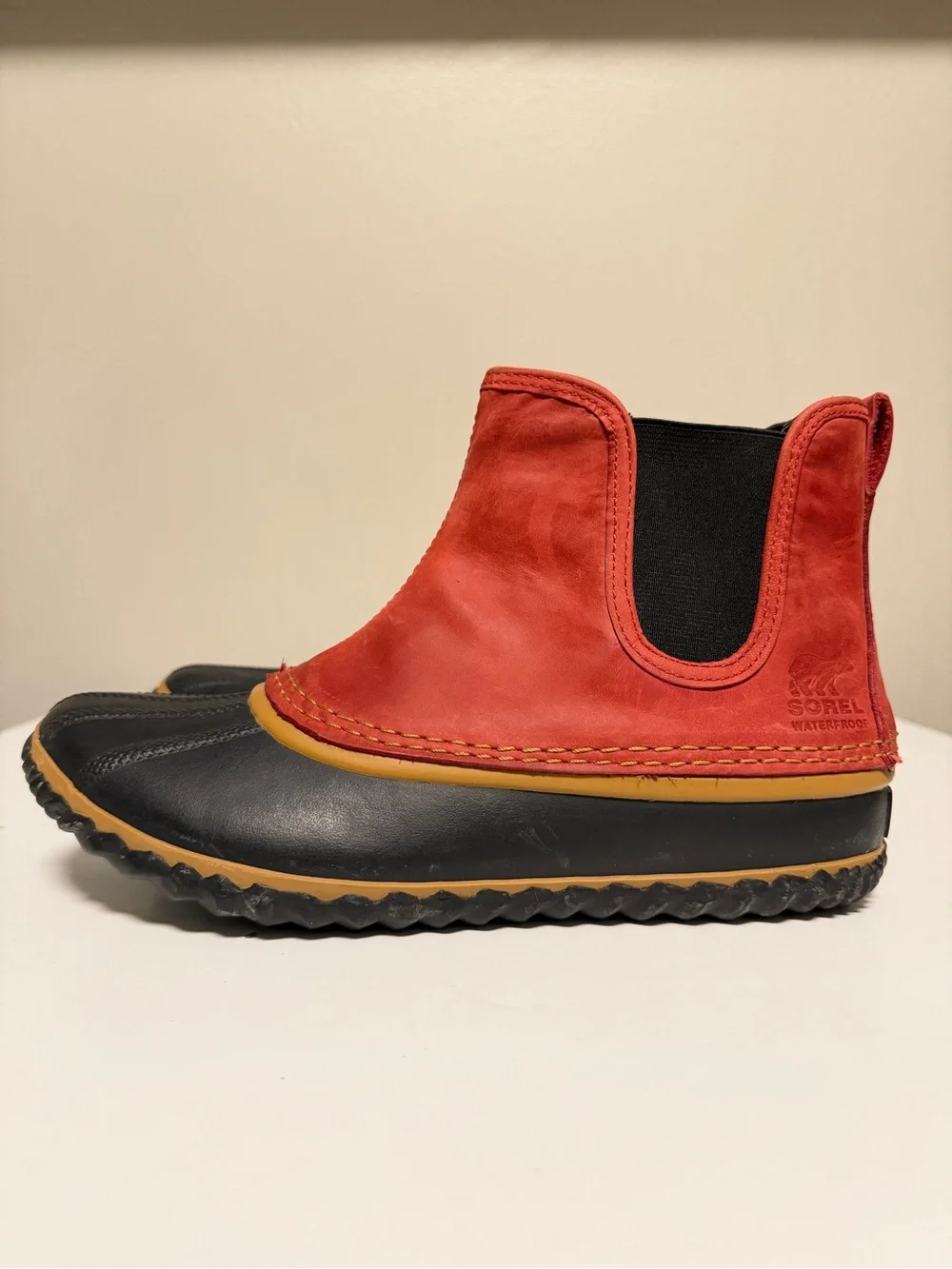 Sorel Out N About Chelsea Waterproof Red Black Duck Boots NL2410-687 Women US 9